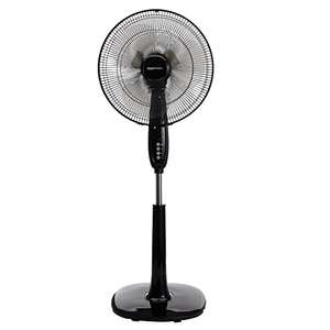 Amazon Basics - Ventilador de pie digital oscilante, con 3 palas duales y mando a distancia