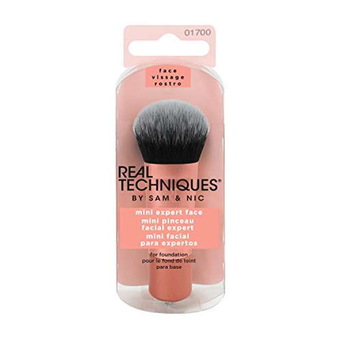 Brocha Real Techniques para maquillaje facial
