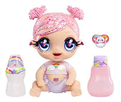 Glitter Babyz MGA'S DREAMIA Stardust - Muñeca con 3 Cambios de Color, Pelo de Purpurina Rosa, Vestido de arcoíris, pañal, biberón y Accesorios - Edad: 3+ años